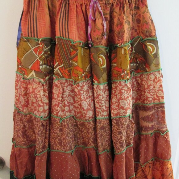 ✨ Boho Silk Patchwork Peasant Skirt – Long, Flowing & Fabulous! ✨ - Picture 4 of 9